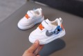biale-buty-na-co-dzien-dla-baby-boy-girl_description-7.jpg